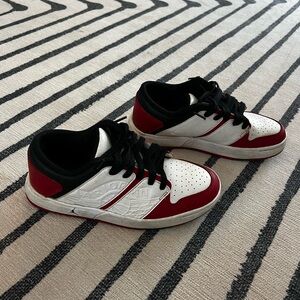 Jordan Nu Retro Low 1. Boys size 5